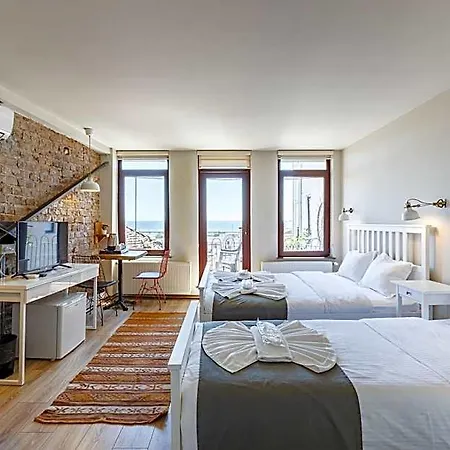 Miro Mansion Old 3*