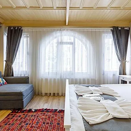 Miro Mansion Old Otel 3*