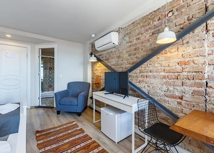 Otel Miro Mansion Old 3*