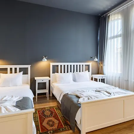 מלון Miro Mansion Old 3*