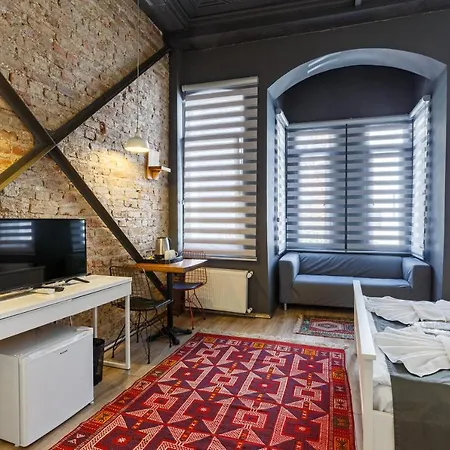 Miro Mansion Old מלון 3*