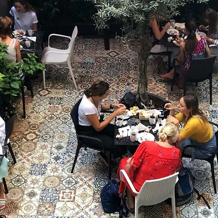 Hotell Miro Mansion Old 3*