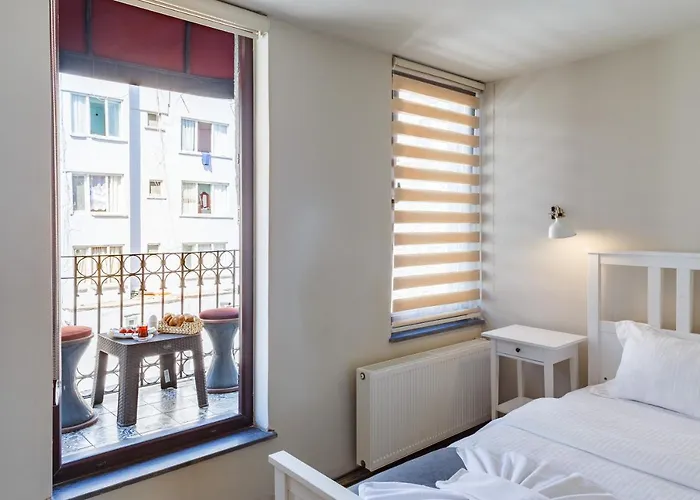 Miro Mansion Old Отель 3*