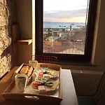 Miro Mansion Old 3*